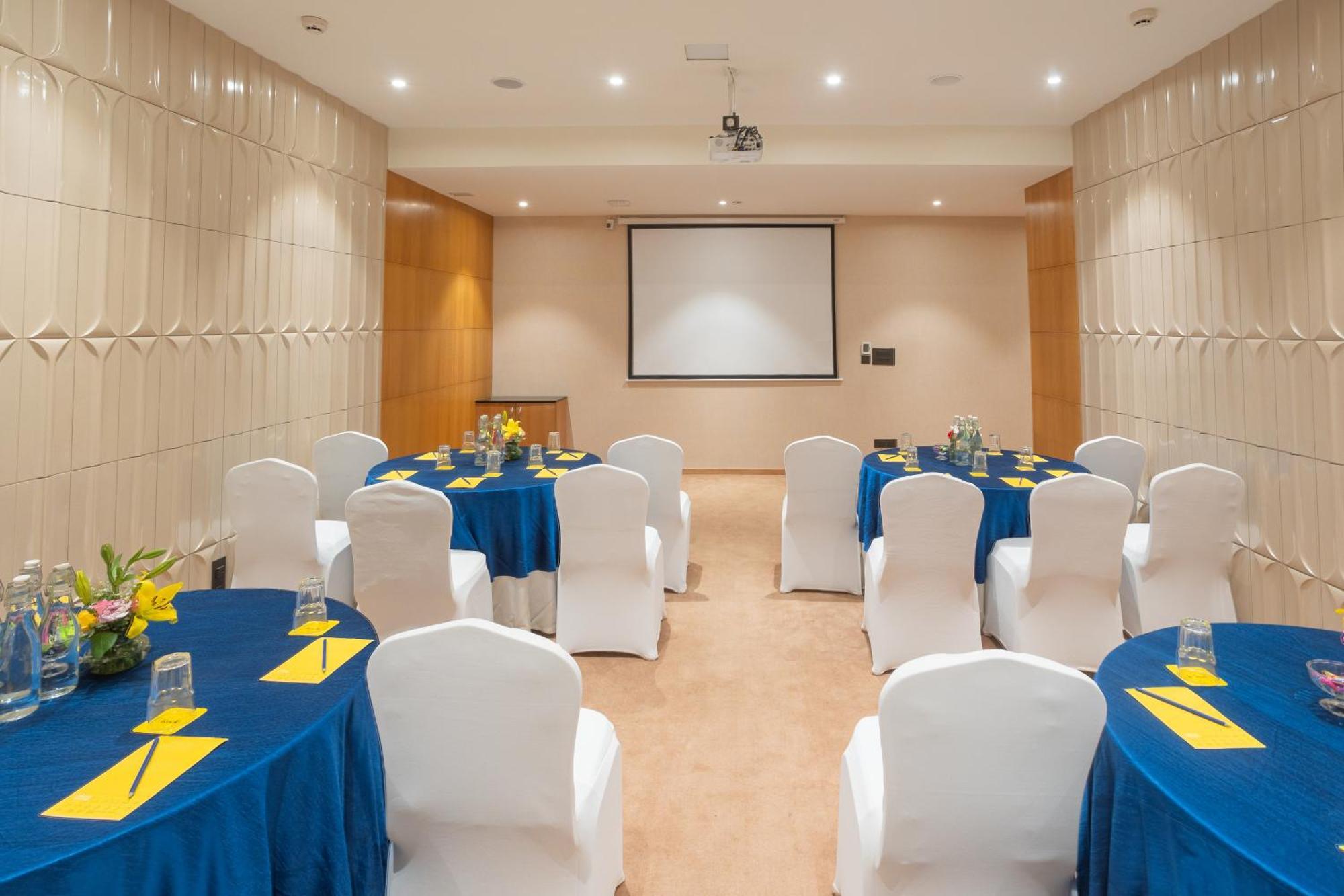 Hotel Golden Tulip Jaipur Exterior foto