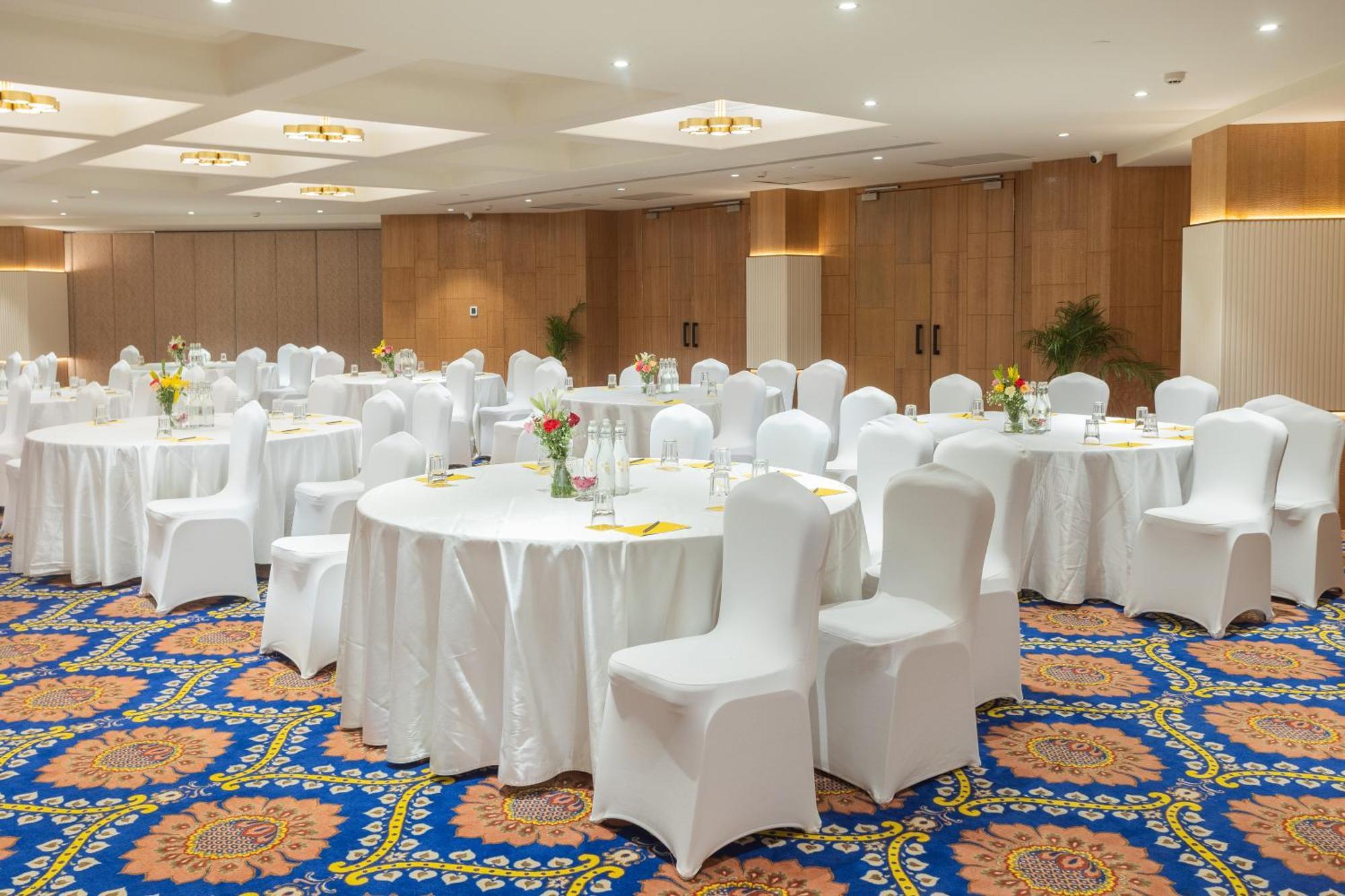 Hotel Golden Tulip Jaipur Exterior foto
