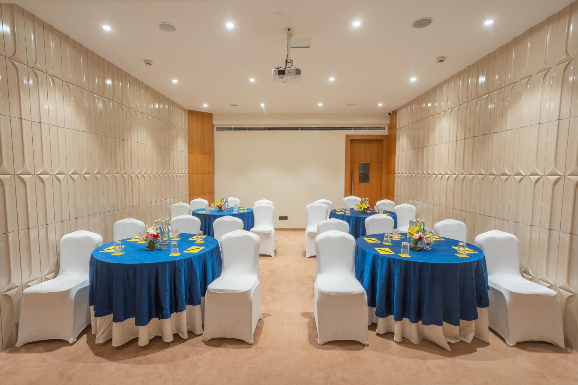 Hotel Golden Tulip Jaipur Exterior foto